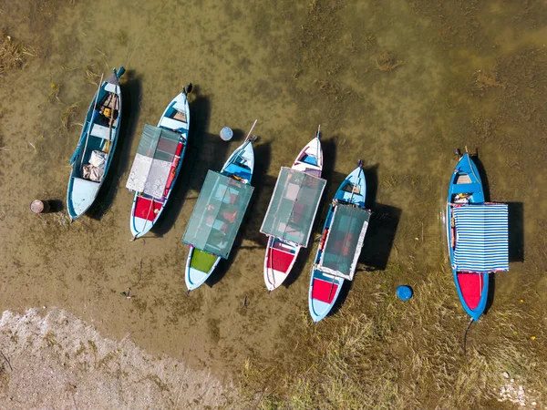 Декоровані Екскурсійні Човни Озері Ізілі Чірілі Денізлі — стокове фото