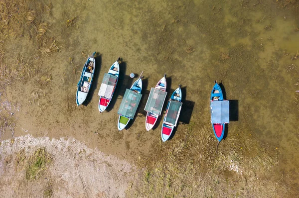 Декоровані Екскурсійні Човни Озері Ізілі Чірілі Денізлі — стокове фото