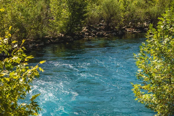 Koprucay Nehri 'nin Manavgat, Antalya' daki Koprulu Kanyonu 'ndan insansız hava aracı görüntüsü