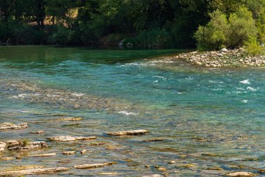 Koprucay Nehri 'nin Manavgat, Antalya' daki Koprulu Kanyonu 'ndan insansız hava aracı görüntüsü