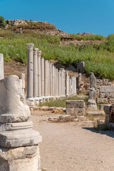 トルコのアンタルヤにあるペルゲの古代都市 パンフィリアの古代都市の歴史的遺跡 — ストック写真