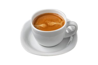 Taze espresso kahve ve beyaz arka planda kahve çekirdekleri.