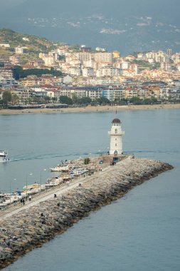 Alanya marinasındaki deniz feneri, Antalya 'nın turistik bölgelerinden biri.
