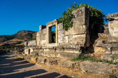 Denizli 'de bulunan antik Hierapolis' in kalıntıları