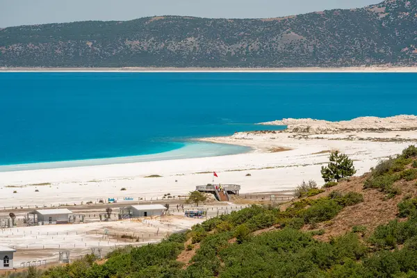 Turkuaz renkli Salda Gölü Burdur Türkiye 'de yer almaktadır. Türkçe adı Salda Golu