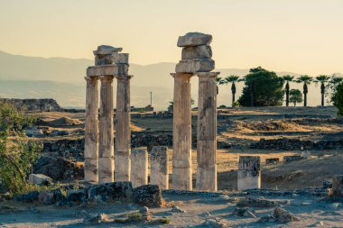 Denizli 'de bulunan antik Hierapolis' in kalıntıları