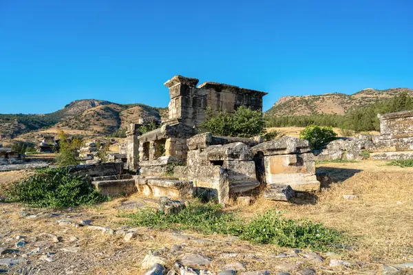 Denizli 'de bulunan antik Hierapolis' in kalıntıları