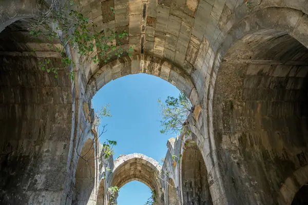 stock image Incirhan Caravanserai, built by Giyaseddin Keykubad Bin Keyhusrev, located on the Antalya Burdur road. incirhan kervansarayi