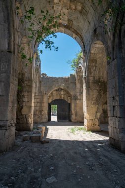Giyaseddin Keykubad Bin Keyhusrev tarafından inşa edilen Incirhan Caravanserai, Antalya Burdur yolunda yer almaktadır.