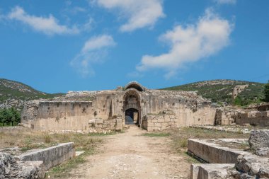 Giyaseddin Keykubad Bin Keyhusrev tarafından inşa edilen Incirhan Caravanserai, Antalya Burdur yolunda yer almaktadır.