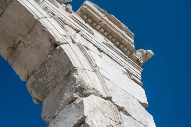 Burdur, Türkiye yakınlarındaki antik Sagalassos kenti. Roma şehri Sagalassos 'un Yukarı Agora kalıntıları.