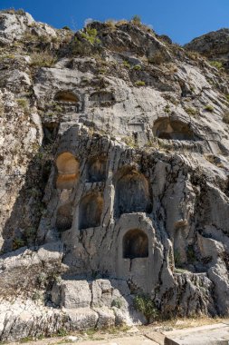 Burdur, Türkiye yakınlarındaki antik Sagalassos kenti. Roma şehri Sagalassos 'un Yukarı Agora kalıntıları.