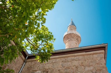 Sehzade Korkut Camii, Antalya Kaleici 'de yer alan Kesik Minaresi olarak da bilinir.