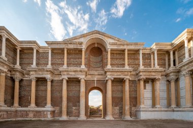 Artemis Tapınağı ve Antik Sardis Şehri ya da güneşli bir günde Manisa, Salihli 'deki Sardes