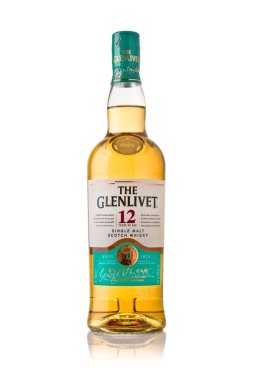 Antalya, Türkiye - 17 Şubat 2025: İskoçya 'nın Speyside bölgesinde üretilen Glenlivet Double Oak Single Scott Whisky