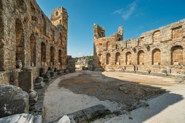 Antalya, Perga 'daki Antik Perge Kenti Helenistik Şehir Kapısı' nın kalıntıları