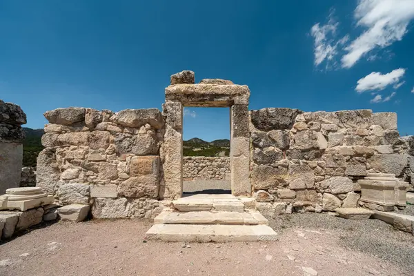 Kibyra Antik Şehri Burdur 'un Golhisar ilçesinin Horzum mahallesinde yer almaktadır.