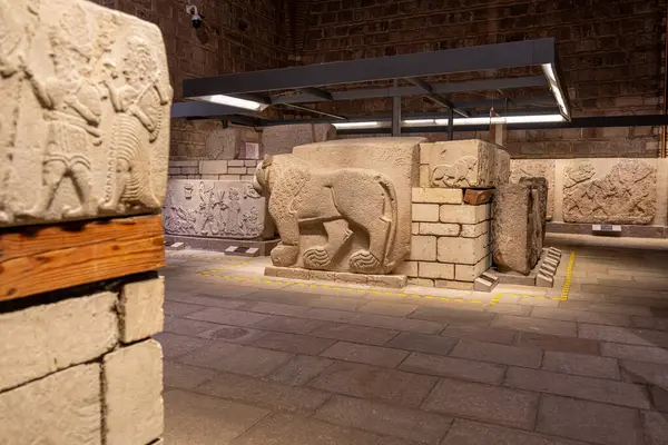 Ankara, Türkiye - 10 Mayıs 2025: Ankara Anadolu Medeniyetler Müzesi. Türkçe adı Anadolu Medeniyetleri Muzesi