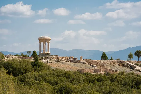 Kibyra Antik Şehri Burdur 'un Golhisar ilçesinin Horzum mahallesinde yer almaktadır.