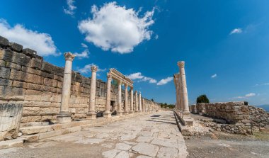 Kibyra Antik Şehri Burdur 'un Golhisar ilçesinin Horzum mahallesinde yer almaktadır.
