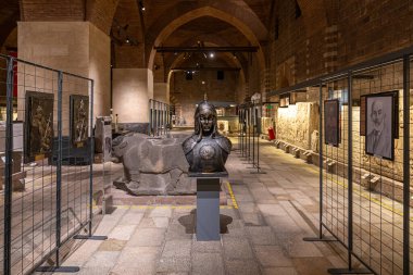 Ankara, Türkiye - 10 Mayıs 2025: Ankara Anadolu Medeniyetler Müzesi. Türkçe adı Anadolu Medeniyetleri Muzesi