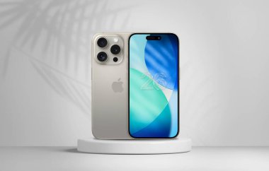 Antalya, Türkiye - 10 Haziran 2025: iPhone 16 Pro ekran ve yeni iOS 26 logosu, Apple 'ın akıllı telefonları için bir sonraki işletim sistemi piyasaya sürülecek
