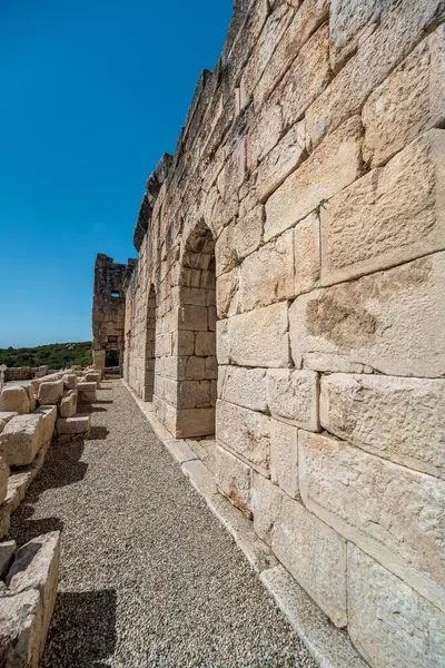 Kibyra Antik Şehri Burdur 'un Golhisar ilçesinin Horzum mahallesinde yer almaktadır.