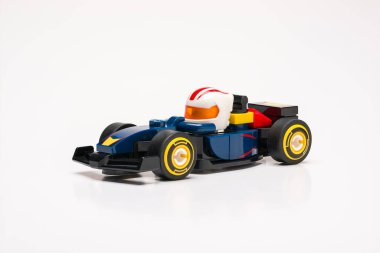 Antalya, Türkiye - 21 Temmuz 2025: Formula 1 temalı minyatür Lego Mercedes-AMG F1 arabası