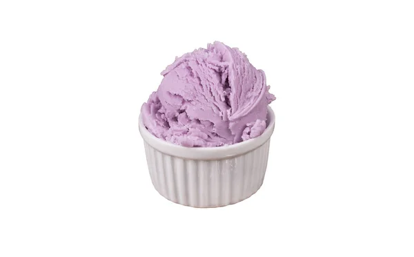 有葡萄味的紫色冰淇淋放在白锅中食用 冰淇淋和明胶的独立摄影 — 图库照片