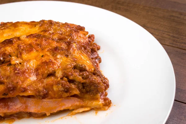 Lasagne Bolognese Saus Gemaakt Met Ham Kaas Tomatensaus Gemalen Rundvlees — Stockfoto