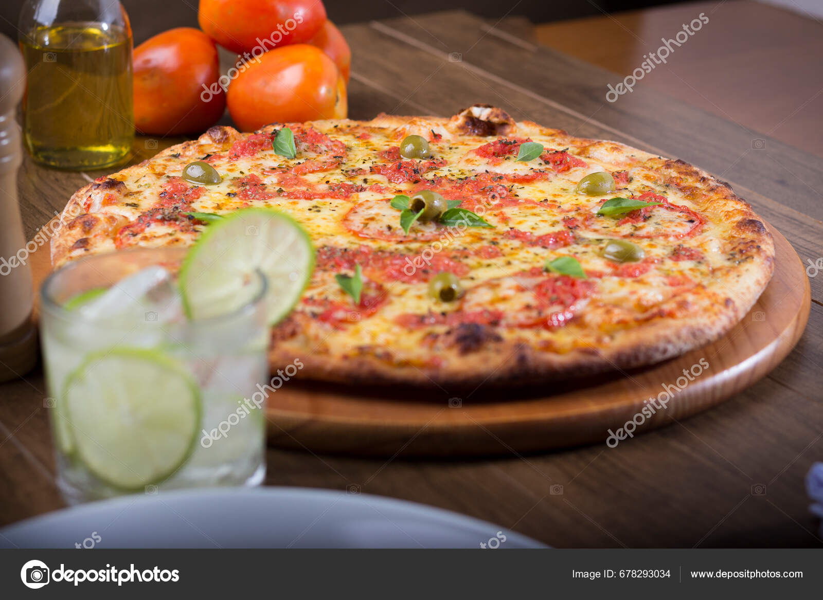 Pizza Marguerita Made Tasty Pizza Dough Mozzarella Tomatoes Marjoram
