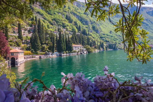 Como Gölü Nün Doğu Kıyısındaki Güzel Villa Manastırı Ilkbaharda Planda — Stok fotoğraf
