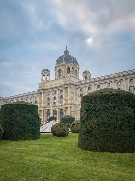 Museo Historia Natural Viena Austria Contra Cielo Azul Con Nubes —  Fotos de Stock
