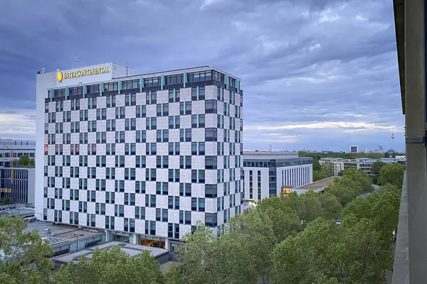 Berlín Alemania Junio 2021 Hotel Intercontinental Contra Cielo Nublado —  Fotos de Stock