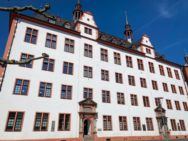 Παλαιό Κτίριο Του Πανεπιστημίου Στο Mainz Γερμανία Κατά Μπλε Ουρανό — Φωτογραφία Αρχείου