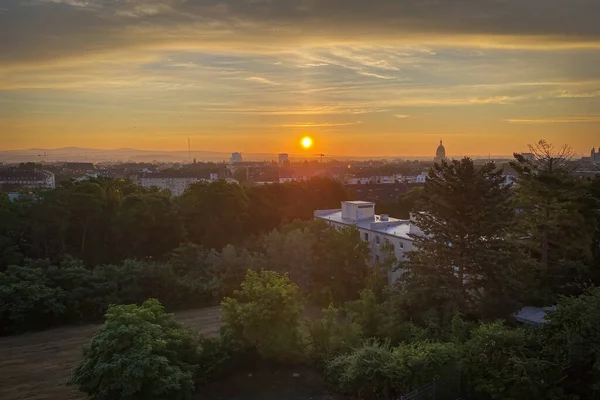 Stadtbild Von Mainz Bei Sonnenaufgang Vor Blauem Himmel Mit Wolken — Stockfoto