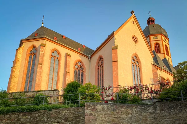 Tiefansicht Der Katholischen Pfarrkirche Stephan Mainz Vor Blauem Himmel — Stockfoto