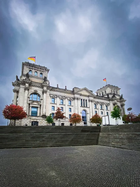 Vista Bajo Ángulo Del Edificio Del Reichstag Sede Del Parlamento — Foto de Stock