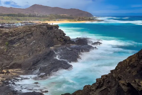 Halona Kalanianaole Karayolu 72 boyunca hava deliği gözcüsü, Oahu, Hawaii, ABD ile uzun pozlu manzara