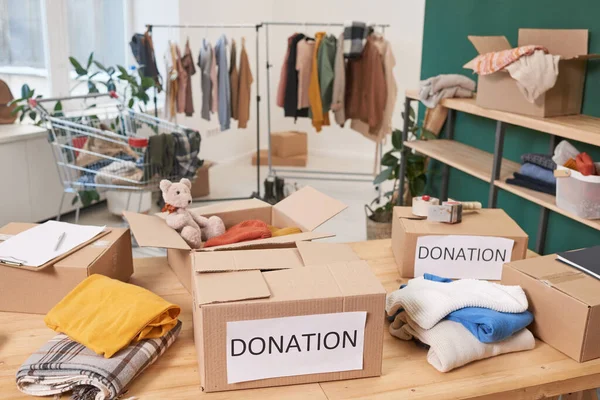 People Shot Modern Clothes Charity Organization Room Full Various Clothing — Stock Photo, Image