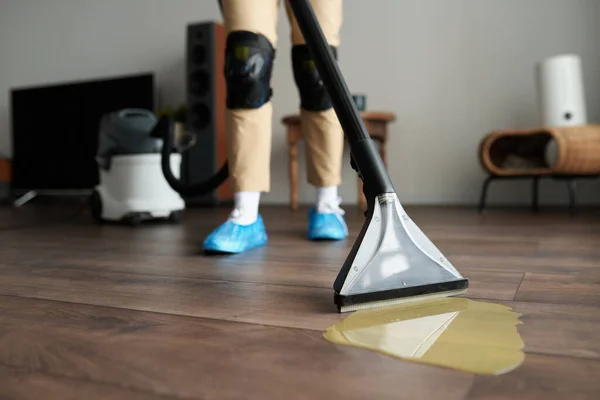 Close Professional Cleaner Vacuuming Dirty Floor Vacuum Cleaner Professional Housework — Stock Photo, Image