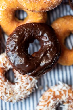 Tek Çikolatalı Donut Yakından