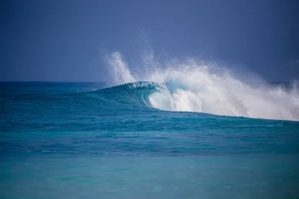 Hawaii North Shore Waves Barrel — стокове фото