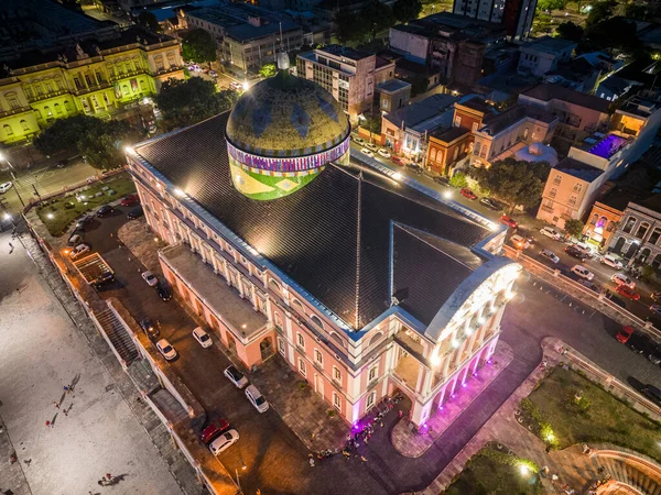 巴西亚马孙州马瑙斯市中心具有历史意义的亚马孙剧院蓝色时间大楼的美丽空中景观 — 图库照片
