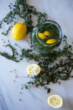 Limonata, limon ve nane ile hayat