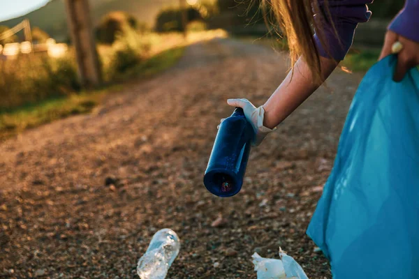 Girl Recycling Garbage Nature Gloves Plastic Bag — Stock Photo, Image