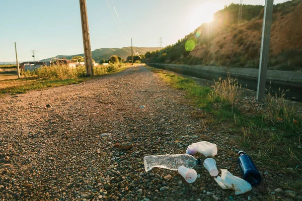 Remains Garbage Next Canal Sunny Day — Stock Photo, Image
