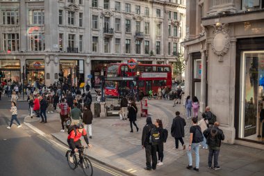 Baker Caddesi 'ndeki Bakerloo Metro İstasyonu.
