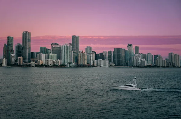 Kaupungin Taivaanrantaan Auringonlaskun Aikaan Rakastan Sitä Kaunis Uusi Miami — kuvapankkivalokuva