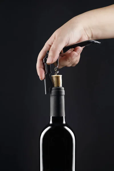 Handontkurkte Fles Wijn — Stockfoto